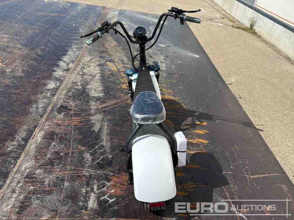 Unused City coco Electric Scooter Max Speed 40km/h, Autonomy 45km / Scooter Eléctrico - Μοτοσικλέτα: φωτογραφία 4 Unused City coco Electric Scooter Max Speed 40km/h, Autonomy 45km / Scooter Eléctrico - Μοτοσικλέτα: φωτογραφία 4
