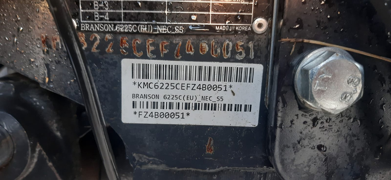 Branson 6225C - Τρακτέρ: φωτογραφία 2 Branson 6225C - Τρακτέρ: φωτογραφία 2