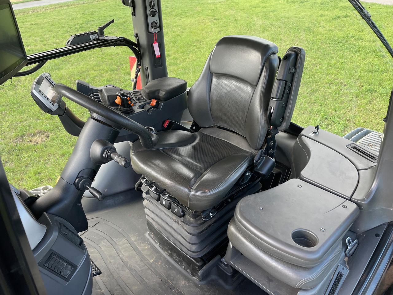 Challenger MT 875 E - Τρακτέρ: φωτογραφία 4 Challenger MT 875 E - Τρακτέρ: φωτογραφία 4