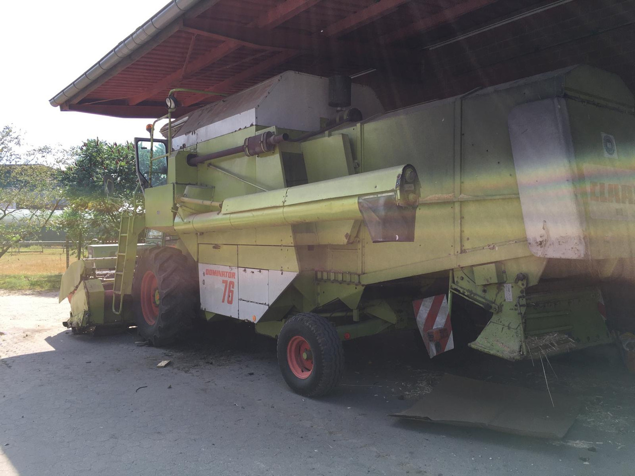Claas Dominator 76 - Θεριζοαλωνιστική μηχανή: φωτογραφία 2 Claas Dominator 76 - Θεριζοαλωνιστική μηχανή: φωτογραφία 2