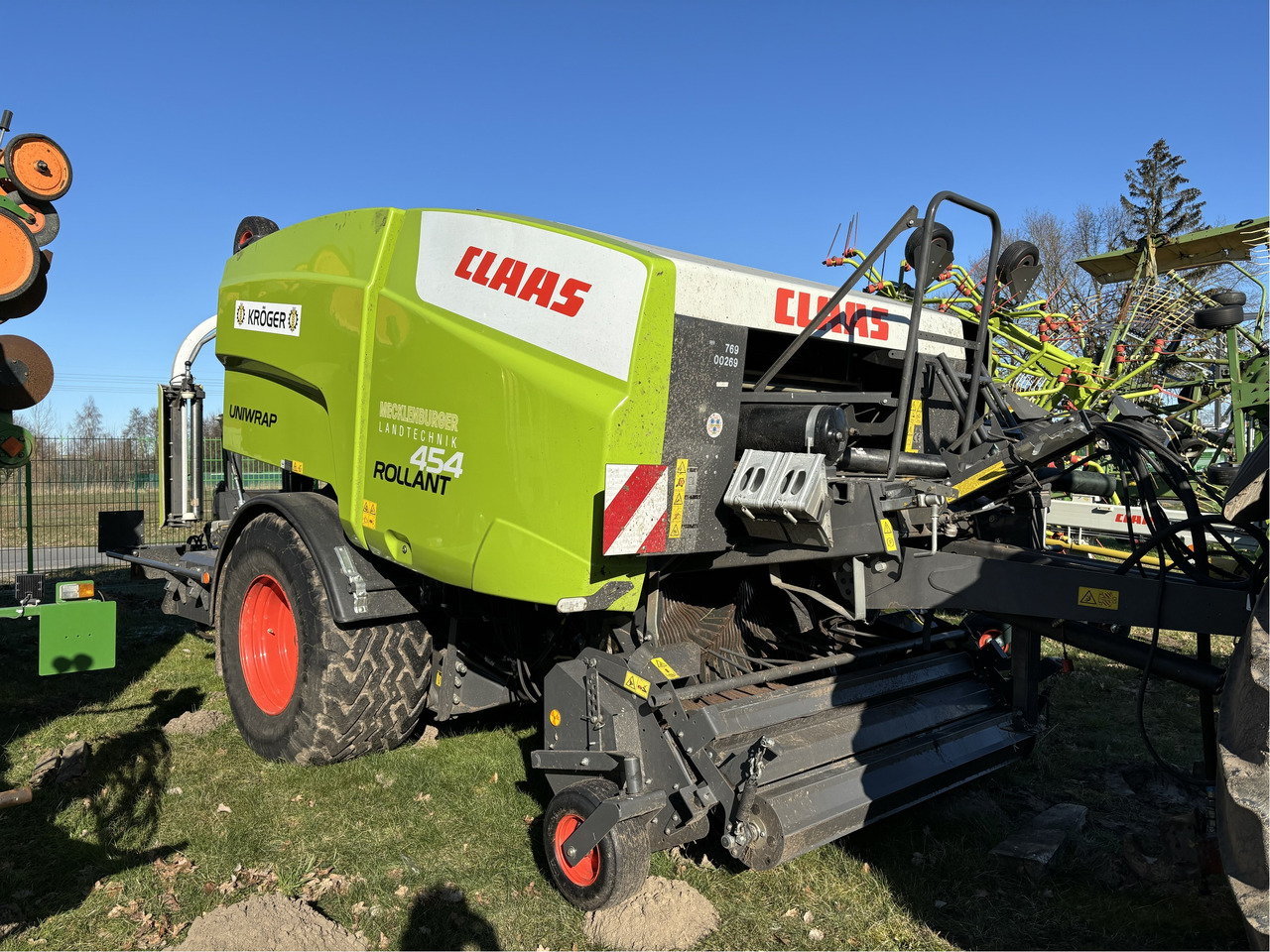 Claas Press- Wickelkombi 454 Uniwrap - Σανού και κτηνοτροφικά μηχανήματα: φωτογραφία 1 Claas Press- Wickelkombi 454 Uniwrap - Σανού και κτηνοτροφικά μηχανήματα: φωτογραφία 1