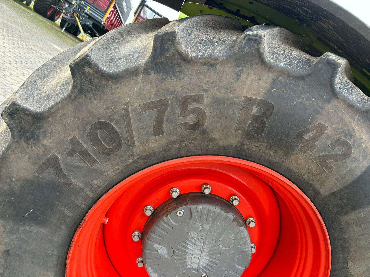 Claas Xerion 4200 Trac - Τρακτέρ: φωτογραφία 2 Claas Xerion 4200 Trac - Τρακτέρ: φωτογραφία 2