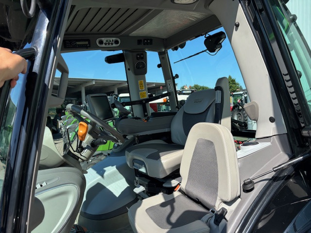 Deutz-Fahr Agrotron 6215 TTV Warrior-RTK - Τρακτέρ: φωτογραφία 2 Deutz-Fahr Agrotron 6215 TTV Warrior-RTK - Τρακτέρ: φωτογραφία 2