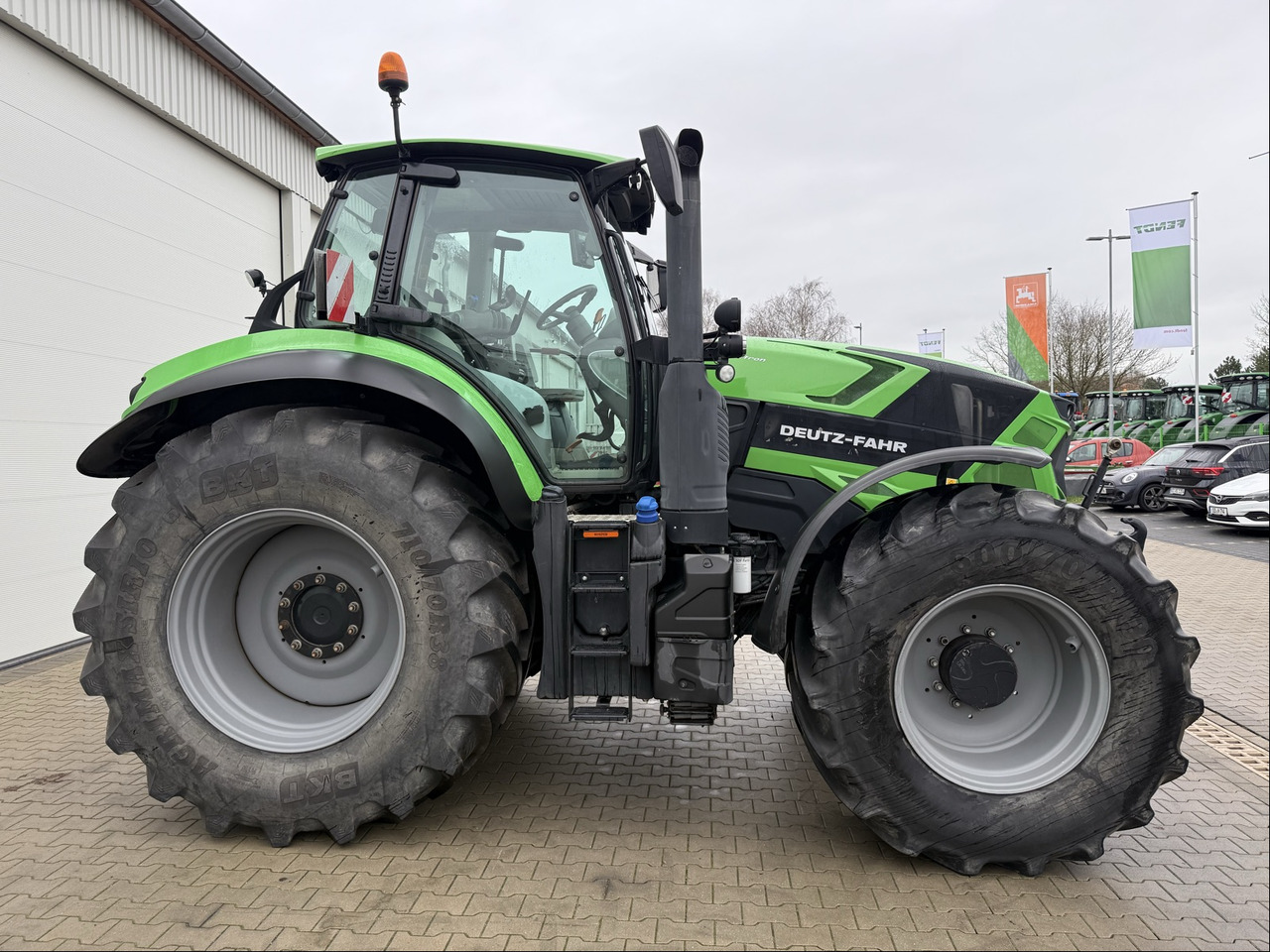 Deutz-Fahr Agrotron 7250 TTV - Τρακτέρ: φωτογραφία 5 Deutz-Fahr Agrotron 7250 TTV - Τρακτέρ: φωτογραφία 5