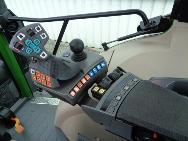 Fendt 211 S Vario Gen3 Power - Τρακτέρ: φωτογραφία 4 Fendt 211 S Vario Gen3 Power - Τρακτέρ: φωτογραφία 4