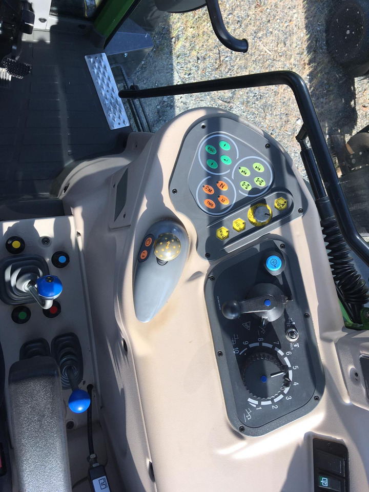 Fendt 211 Vario - Τρακτέρ: φωτογραφία 3 Fendt 211 Vario - Τρακτέρ: φωτογραφία 3