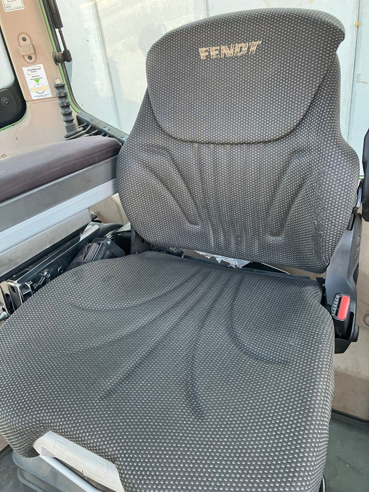 Fendt 718 Vario S4 Power - Τρακτέρ: φωτογραφία 3 Fendt 718 Vario S4 Power - Τρακτέρ: φωτογραφία 3