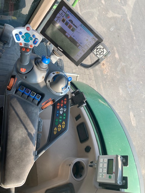 Fendt 724 Vario S4 Profi - Τρακτέρ: φωτογραφία 4 Fendt 724 Vario S4 Profi - Τρακτέρ: φωτογραφία 4