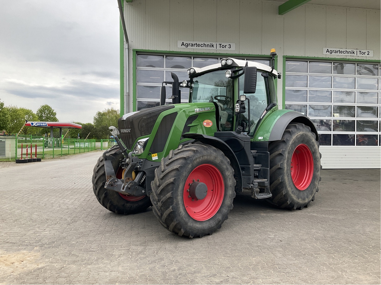 Fendt 826 Vario S4 - Τρακτέρ: φωτογραφία 1 Fendt 826 Vario S4 - Τρακτέρ: φωτογραφία 1