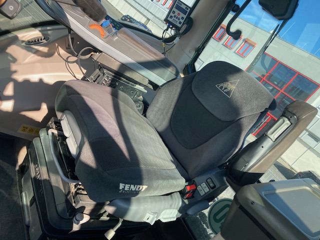 Fendt 826 Vario SCR ProfiPlus - Τρακτέρ: φωτογραφία 4 Fendt 826 Vario SCR ProfiPlus - Τρακτέρ: φωτογραφία 4