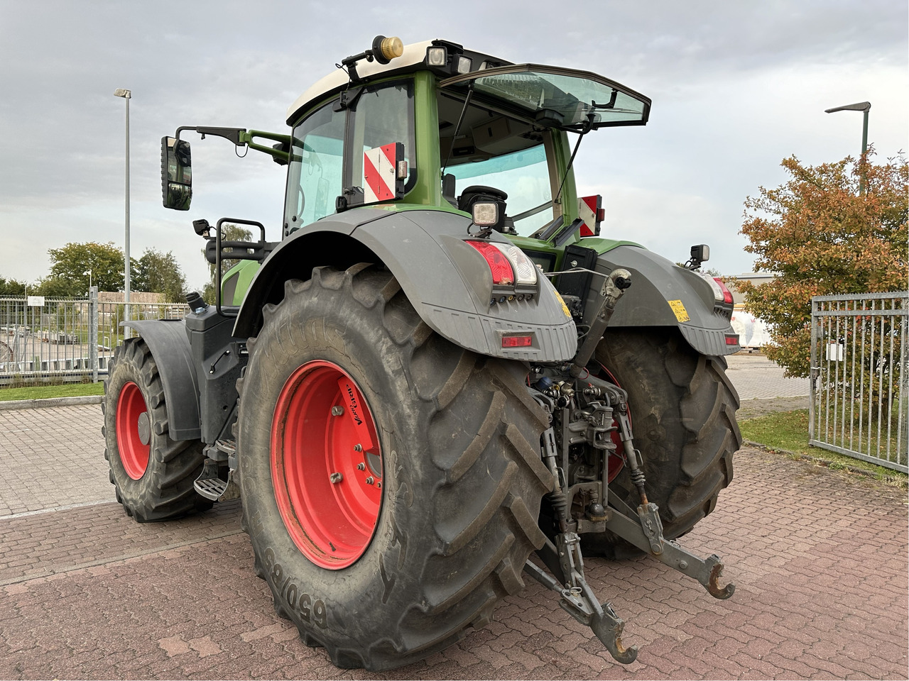 Fendt 828 Vario S4 - Τρακτέρ: φωτογραφία 4 Fendt 828 Vario S4 - Τρακτέρ: φωτογραφία 4