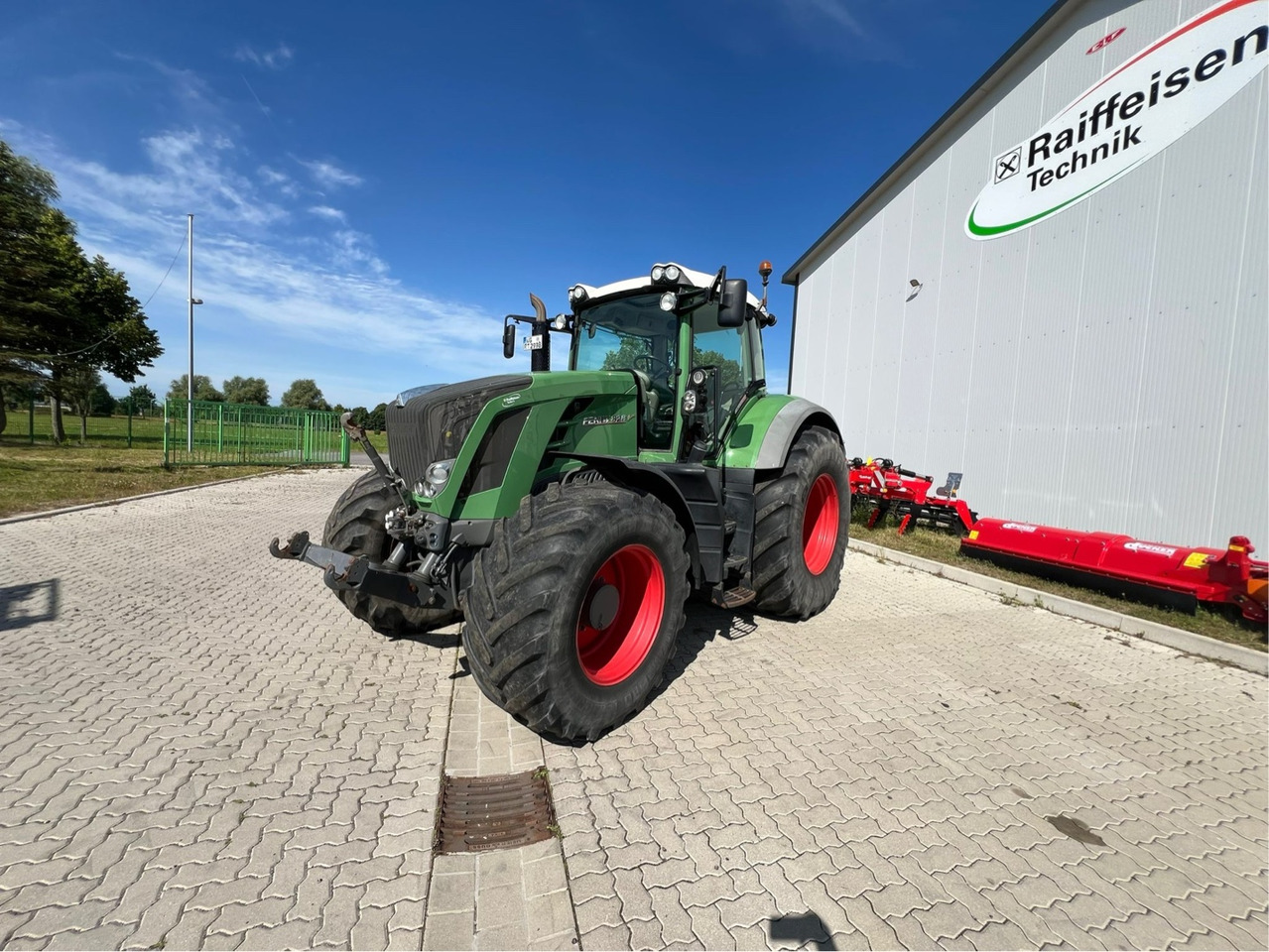 Fendt 828 Vario - Τρακτέρ: φωτογραφία 1 Fendt 828 Vario - Τρακτέρ: φωτογραφία 1