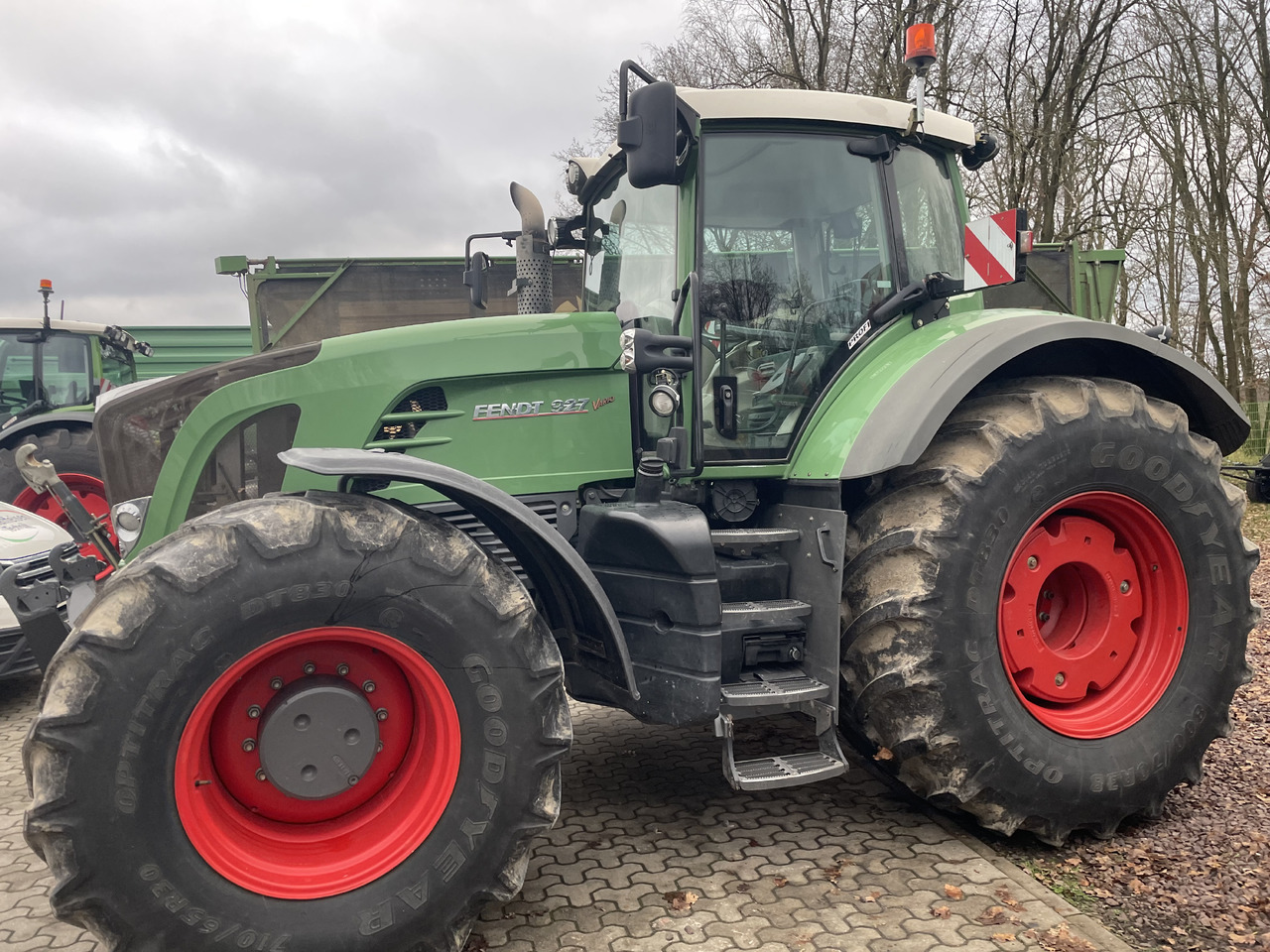 Fendt 927 Vario - Τρακτέρ: φωτογραφία 1 Fendt 927 Vario - Τρακτέρ: φωτογραφία 1