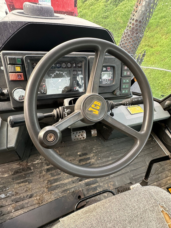 JCB Fastrac - Τρακτέρ: φωτογραφία 2 JCB Fastrac - Τρακτέρ: φωτογραφία 2