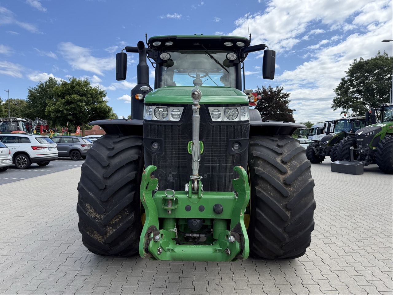 John Deere 8370R PowerShift - Τρακτέρ: φωτογραφία 4 John Deere 8370R PowerShift - Τρακτέρ: φωτογραφία 4