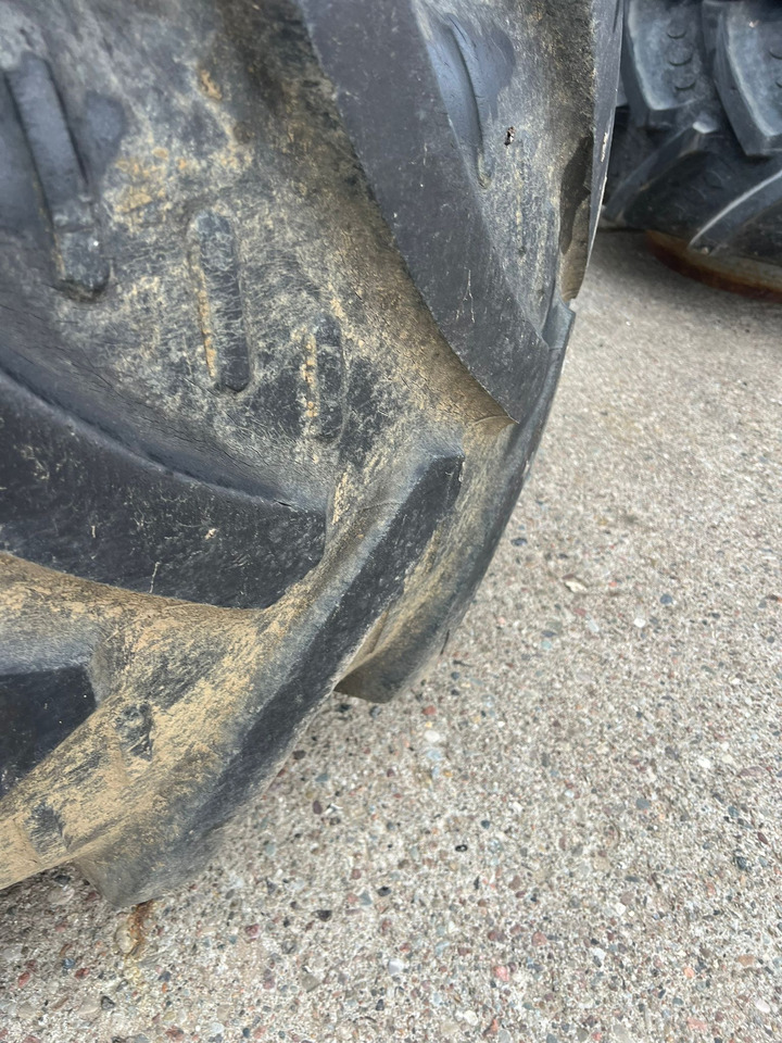 Kleber Zwillinge 20.8 R38 - Ελαστικά και ζάντες: φωτογραφία 3 Kleber Zwillinge 20.8 R38 - Ελαστικά και ζάντες: φωτογραφία 3