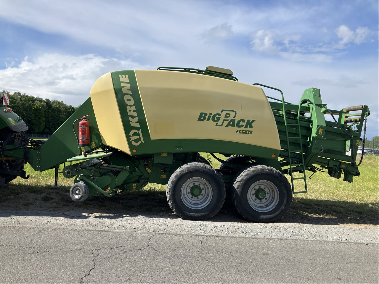 Krone Big Pack 890 XC - Χορτοδετική μηχανή τετράγωνες μπάλες: φωτογραφία 1 Krone Big Pack 890 XC - Χορτοδετική μηχανή τετράγωνες μπάλες: φωτογραφία 1
