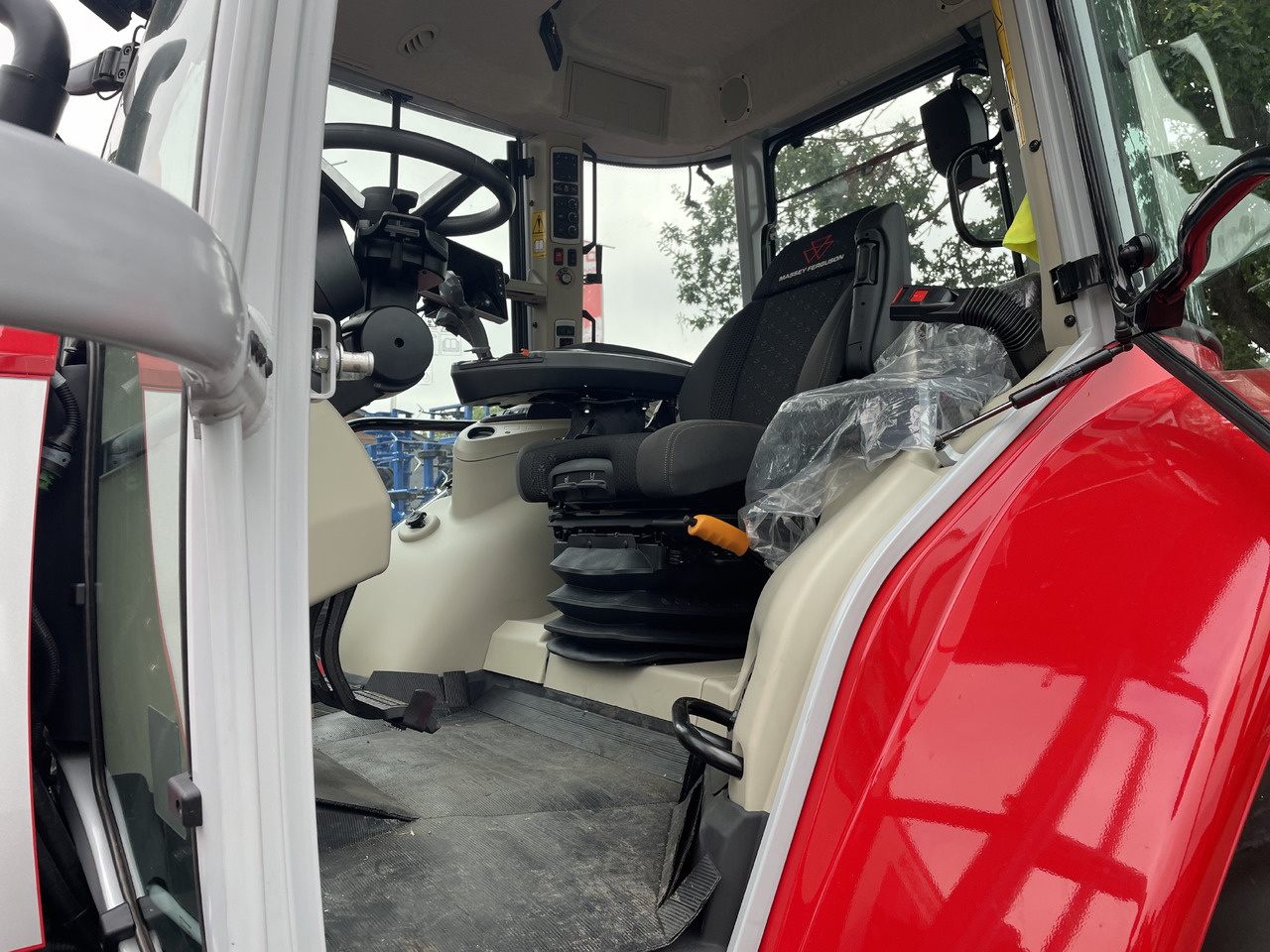 Massey Ferguson 6S.145 Dyna-VT EXCLUSIVE - Τρακτέρ: φωτογραφία 5 Massey Ferguson 6S.145 Dyna-VT EXCLUSIVE - Τρακτέρ: φωτογραφία 5