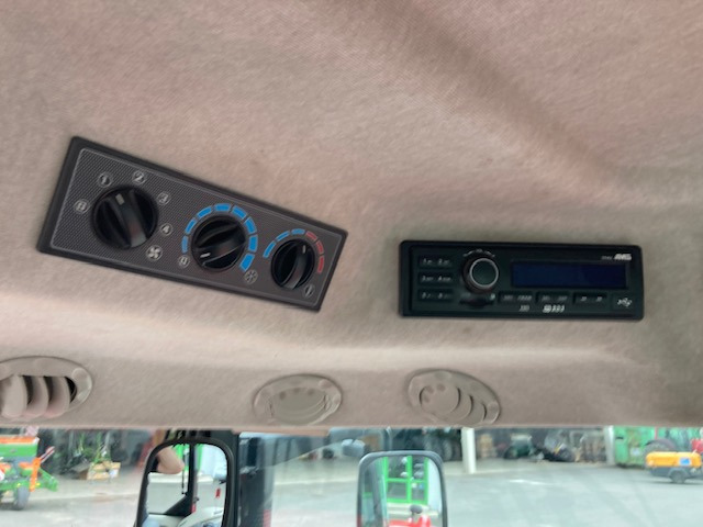 Massey Ferguson 7716 Dyna-6 - Τρακτέρ: φωτογραφία 4 Massey Ferguson 7716 Dyna-6 - Τρακτέρ: φωτογραφία 4