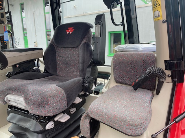 Massey Ferguson 7716 Dyna-6 - Τρακτέρ: φωτογραφία 5 Massey Ferguson 7716 Dyna-6 - Τρακτέρ: φωτογραφία 5