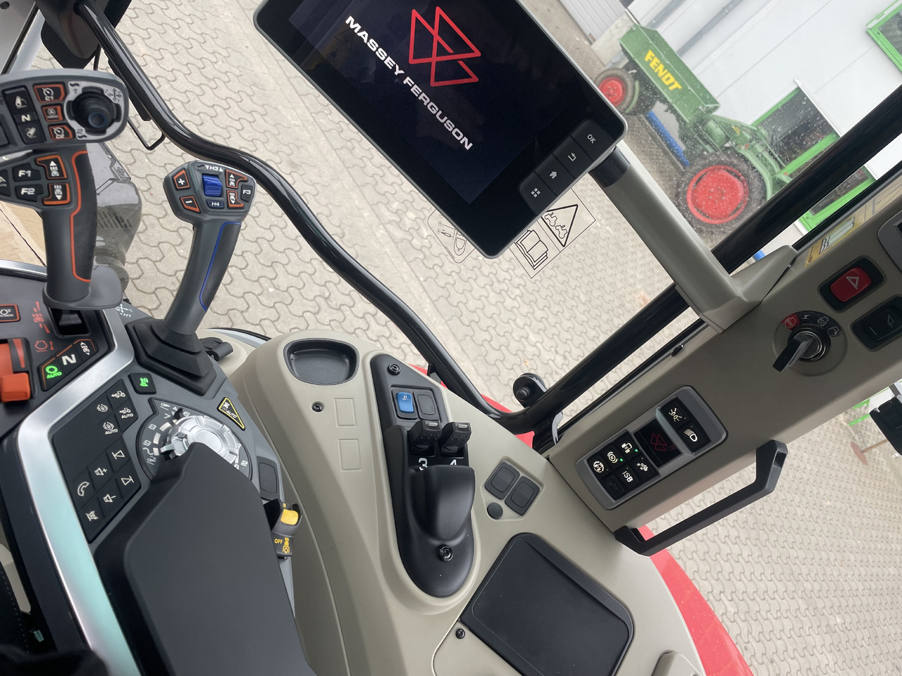 Massey Ferguson 7S.210 Dyna-VT EXCLUS - Τρακτέρ: φωτογραφία 3 Massey Ferguson 7S.210 Dyna-VT EXCLUS - Τρακτέρ: φωτογραφία 3