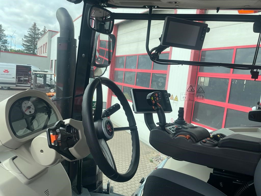 Massey Ferguson 8732 Dyna-VT EXCLUSIVE - Τρακτέρ: φωτογραφία 2 Massey Ferguson 8732 Dyna-VT EXCLUSIVE - Τρακτέρ: φωτογραφία 2