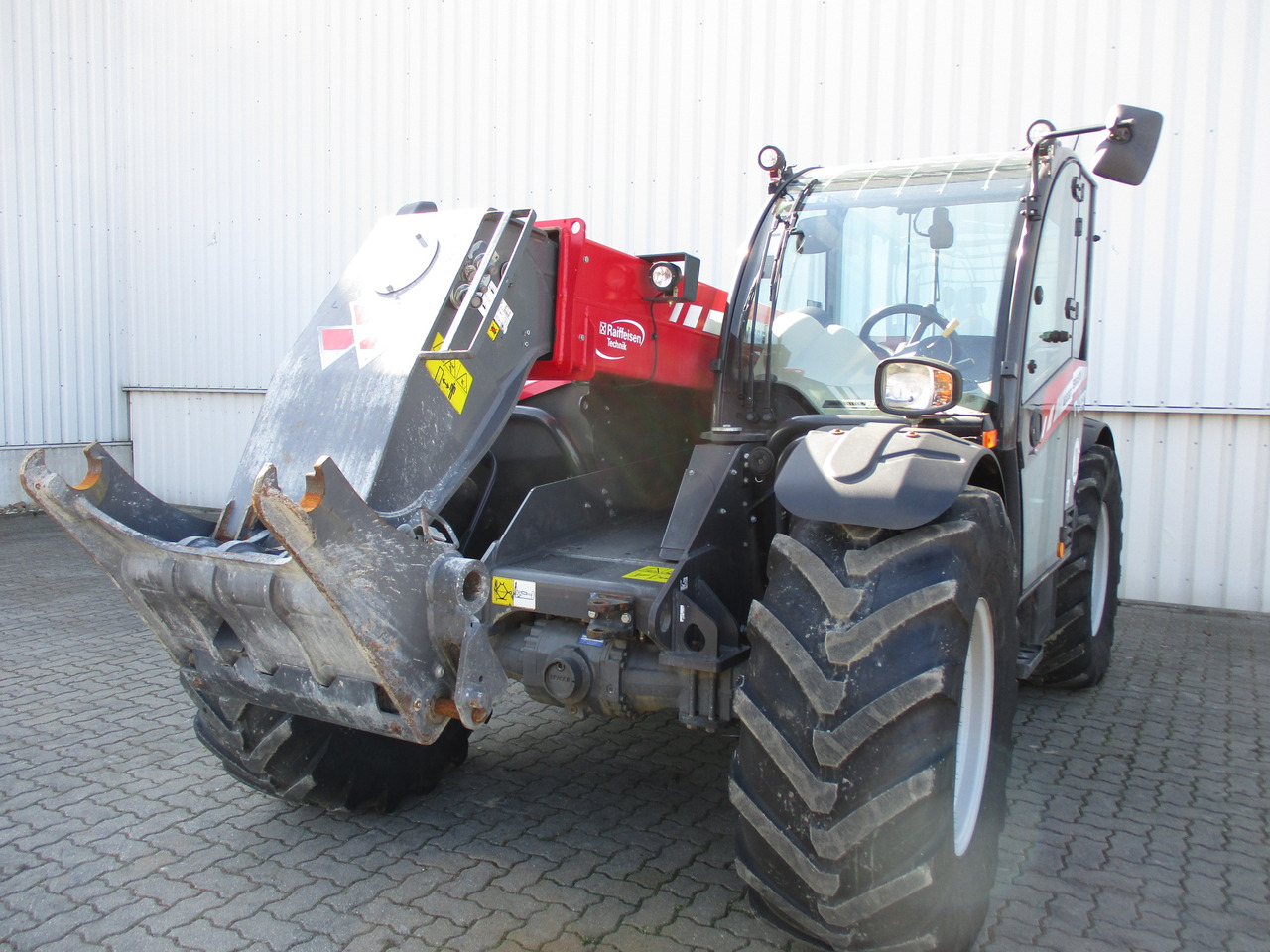 Φορτωτής Massey Ferguson TH 7038 T4f: φωτογραφία 11