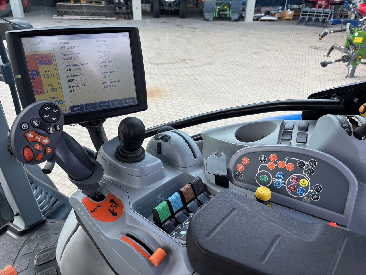 New Holland T6.140 Auto Command - Τρακτέρ: φωτογραφία 3 New Holland T6.140 Auto Command - Τρακτέρ: φωτογραφία 3