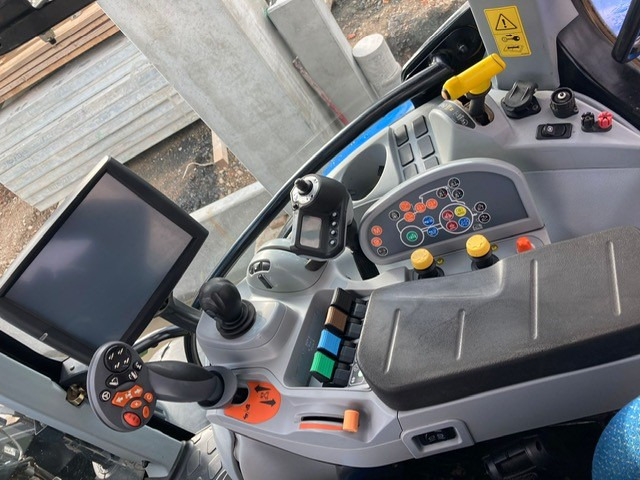 New Holland T7.200 Autocommand - Τρακτέρ: φωτογραφία 3 New Holland T7.200 Autocommand - Τρακτέρ: φωτογραφία 3