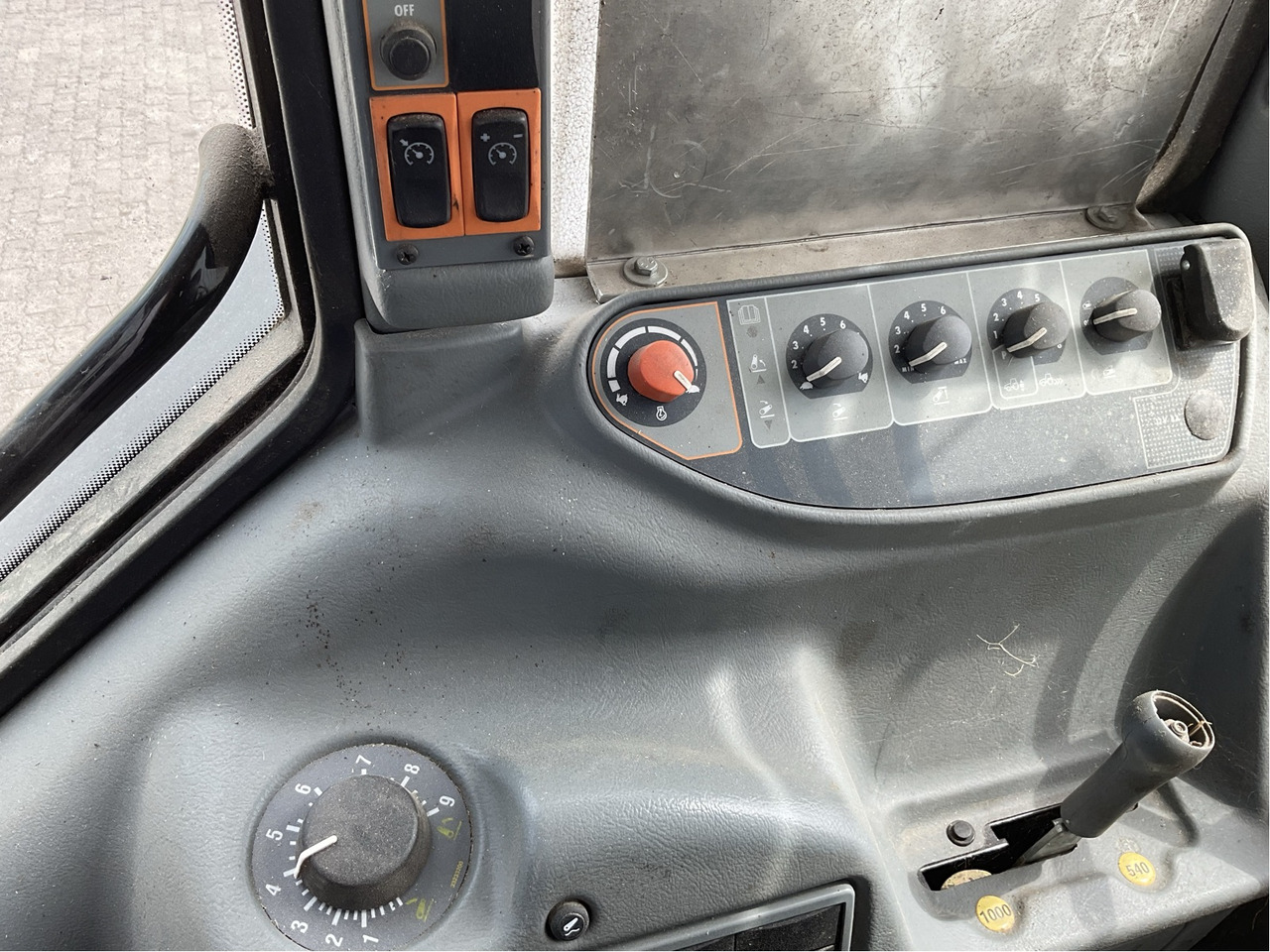 Valtra A 93 - Τρακτέρ: φωτογραφία 5 Valtra A 93 - Τρακτέρ: φωτογραφία 5