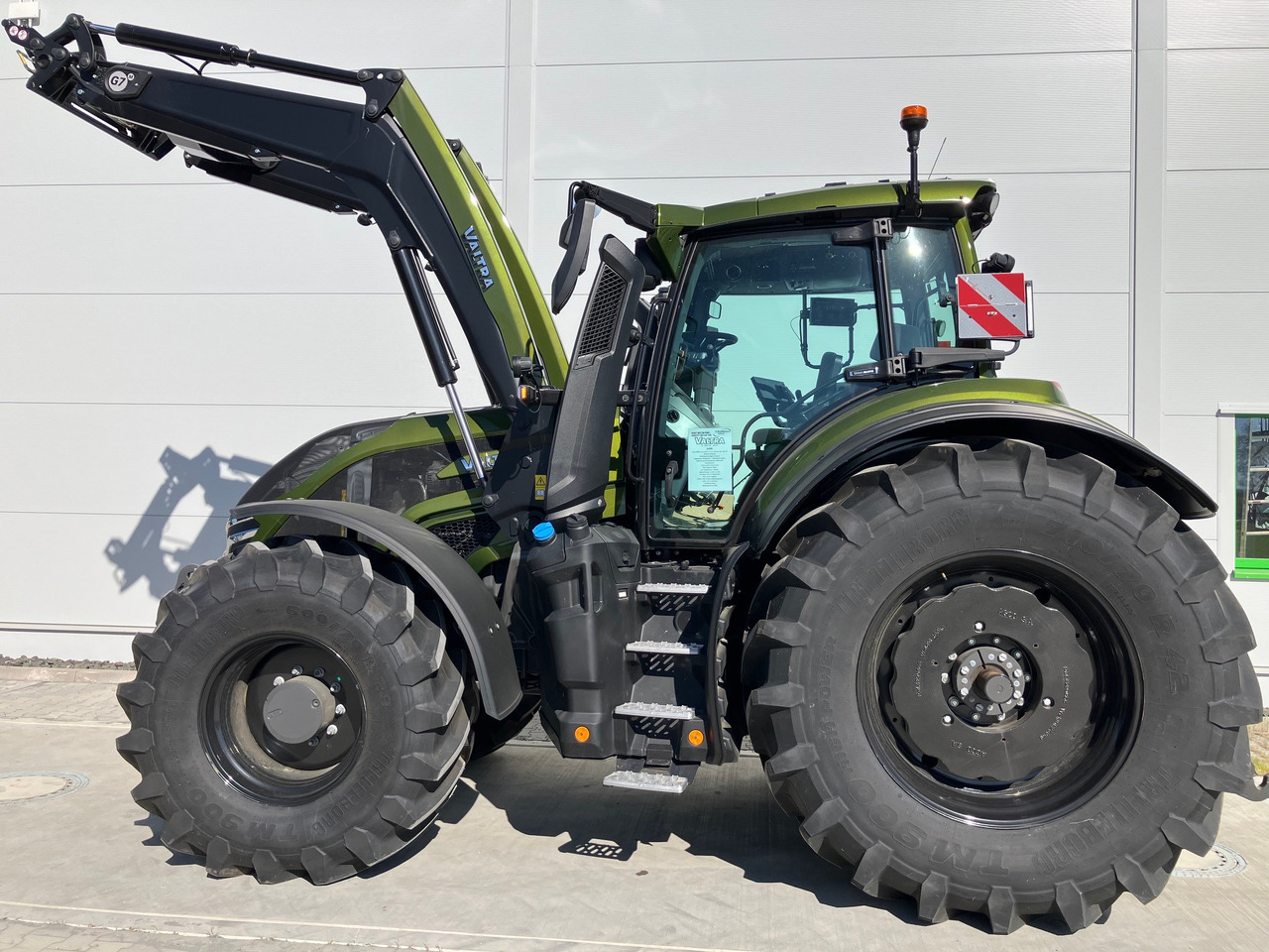 Valtra Q 285 - Τρακτέρ: φωτογραφία 1 Valtra Q 285 - Τρακτέρ: φωτογραφία 1