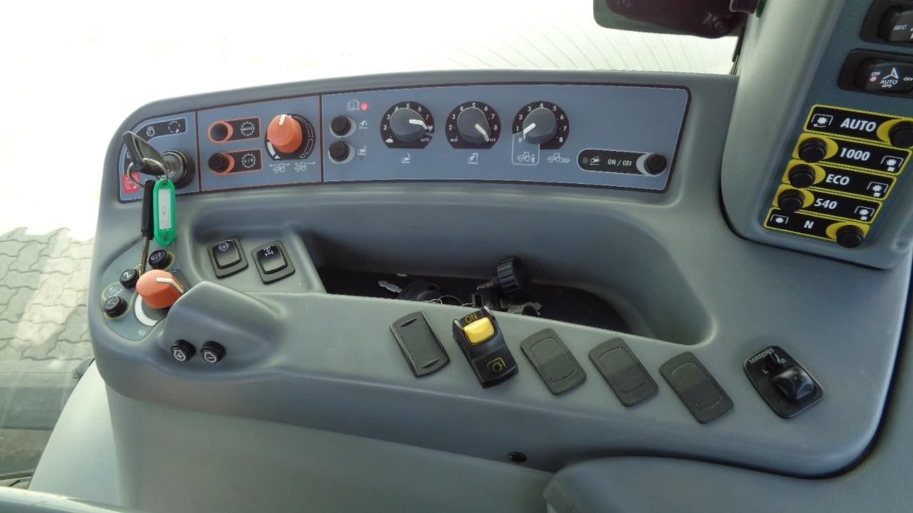 Valtra S374 - Τρακτέρ: φωτογραφία 5 Valtra S374 - Τρακτέρ: φωτογραφία 5