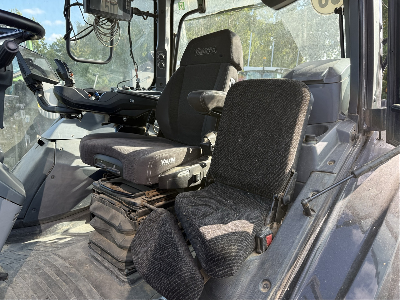 Valtra T 235 Direct - Τρακτέρ: φωτογραφία 4 Valtra T 235 Direct - Τρακτέρ: φωτογραφία 4
