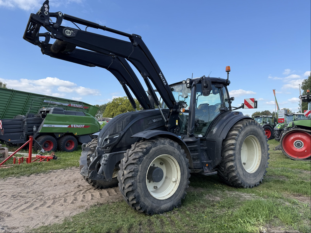 Valtra T 254 Versu - Τρακτέρ: φωτογραφία 1 Valtra T 254 Versu - Τρακτέρ: φωτογραφία 1