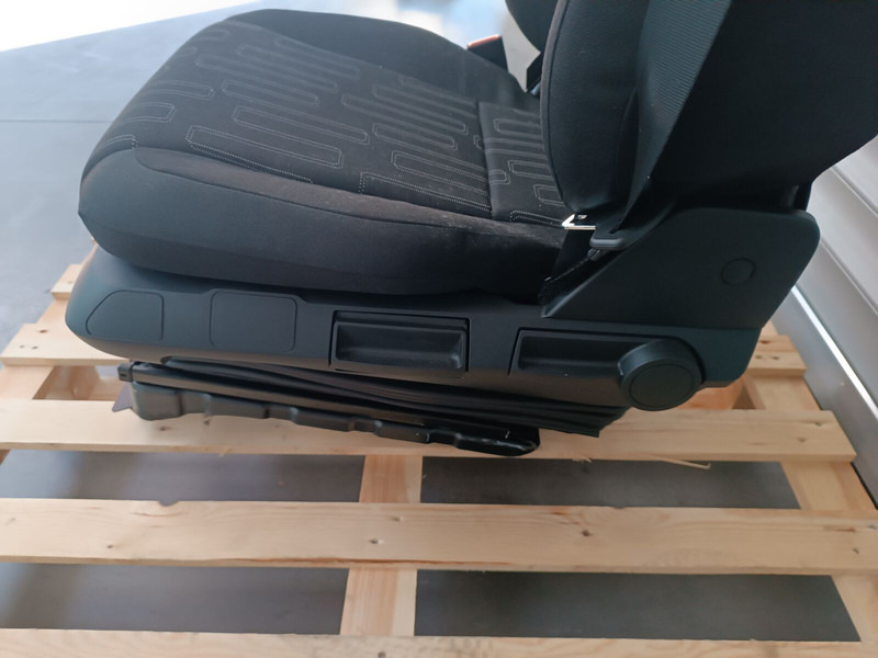 Mercedes-Benz Mechanical - Meccanico - Kάθισμα για Φορτηγό: φωτογραφία 5 Mercedes-Benz Mechanical - Meccanico - Kάθισμα για Φορτηγό: φωτογραφία 5