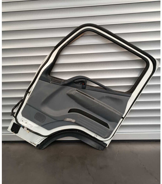 Mitsubishi Fuso "C" comfort cab (LARGE) - Πόρτα και ανταλλακτικά για Φορτηγό: φωτογραφία 4 Mitsubishi Fuso "C" comfort cab (LARGE) - Πόρτα και ανταλλακτικά για Φορτηγό: φωτογραφία 4