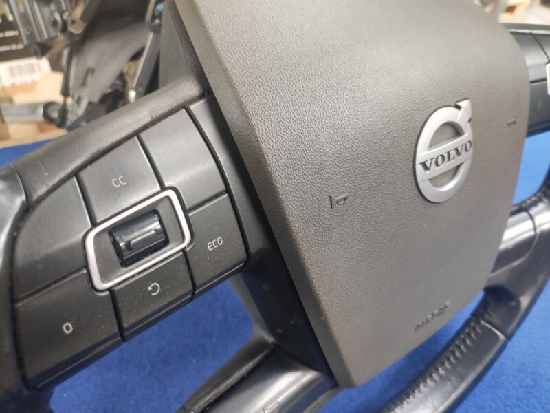 Volvo FH Euro 6 - Τιμόνι για Φορτηγό: φωτογραφία 4 Volvo FH Euro 6 - Τιμόνι για Φορτηγό: φωτογραφία 4