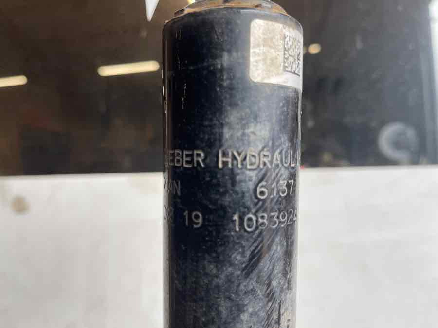 MAN CABINE TILT CYLINDER 81.41723-6137 - Καμπίνα και εσωτερικό για Φορτηγό: φωτογραφία 3 MAN CABINE TILT CYLINDER 81.41723-6137 - Καμπίνα και εσωτερικό για Φορτηγό: φωτογραφία 3