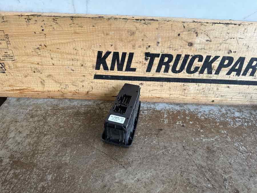 MAN ECU DOOR 81.25806-7107 - Καμπίνα και εσωτερικό για Φορτηγό: φωτογραφία 2 MAN ECU DOOR 81.25806-7107 - Καμπίνα και εσωτερικό για Φορτηγό: φωτογραφία 2