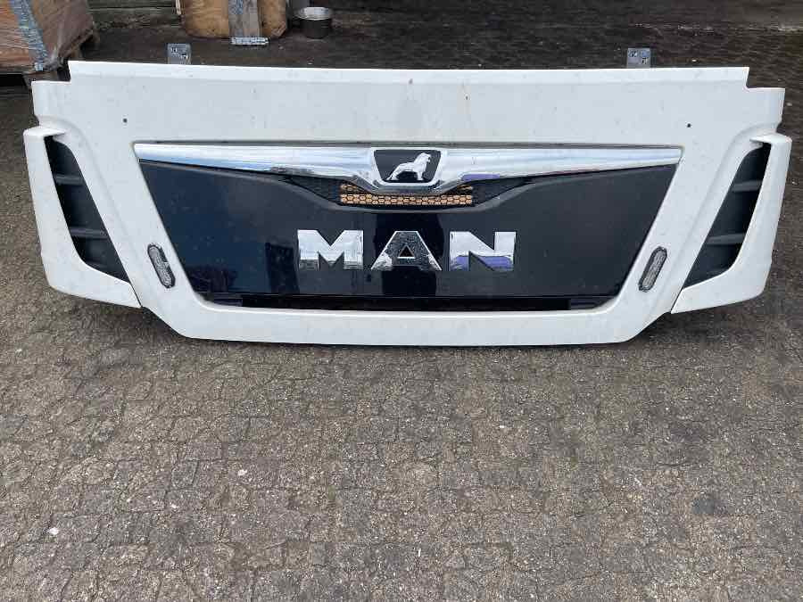MAN FRONT DOOR / SERVICE DOOR 81.61110-6096 - Καμπίνα και εσωτερικό για Φορτηγό: φωτογραφία 1 MAN FRONT DOOR / SERVICE DOOR 81.61110-6096 - Καμπίνα και εσωτερικό για Φορτηγό: φωτογραφία 1