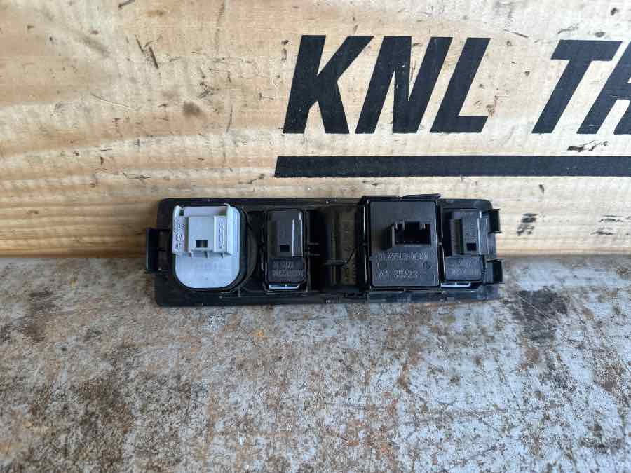 MAN SWITCH DOOR MODULE 81.25525-0304 - Καμπίνα και εσωτερικό για Φορτηγό: φωτογραφία 2 MAN SWITCH DOOR MODULE 81.25525-0304 - Καμπίνα και εσωτερικό για Φορτηγό: φωτογραφία 2