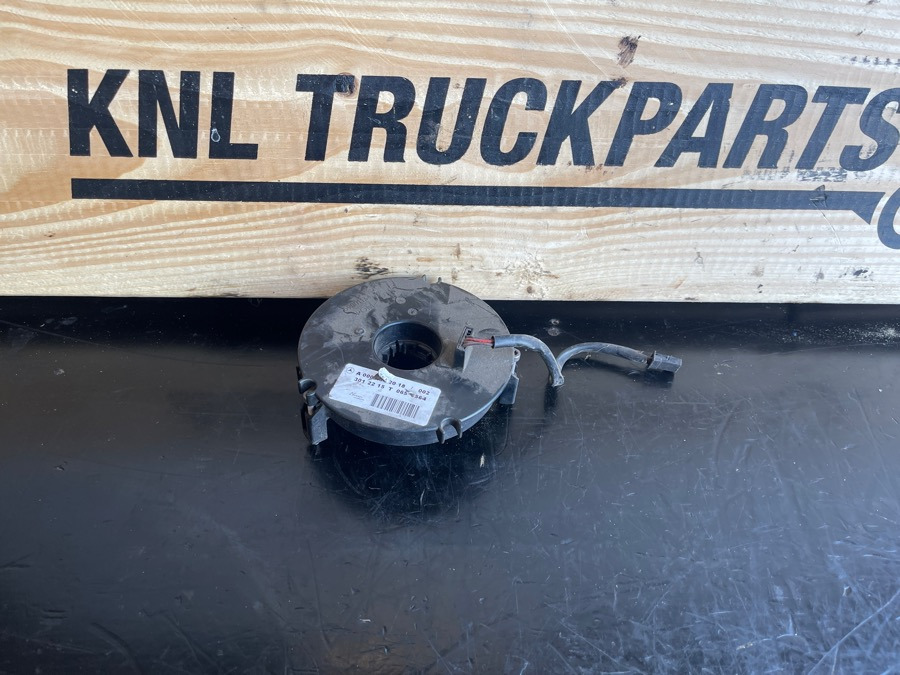 MERCEDES CLOCK SPIN A0004642018 - Καμπίνα και εσωτερικό για Φορτηγό: φωτογραφία 2 MERCEDES CLOCK SPIN A0004642018 - Καμπίνα και εσωτερικό για Φορτηγό: φωτογραφία 2