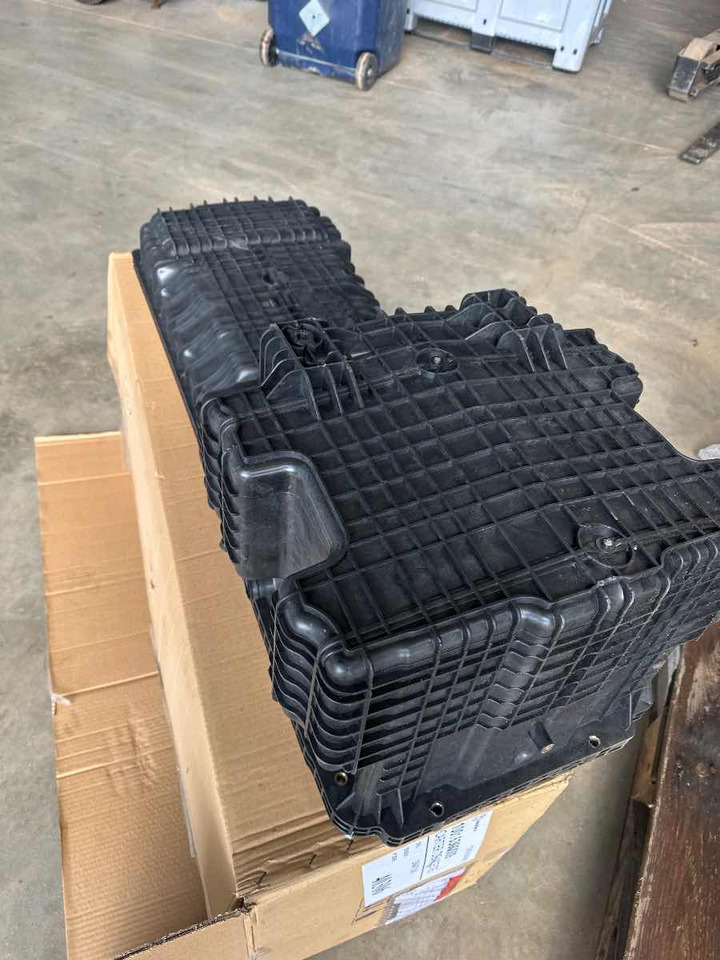 MERCEDES OIL SUMP A4710106113 ( NEW ) - Κινητήρας και ανταλλακτικά για Φορτηγό: φωτογραφία 1 MERCEDES OIL SUMP A4710106113 ( NEW ) - Κινητήρας και ανταλλακτικά για Φορτηγό: φωτογραφία 1