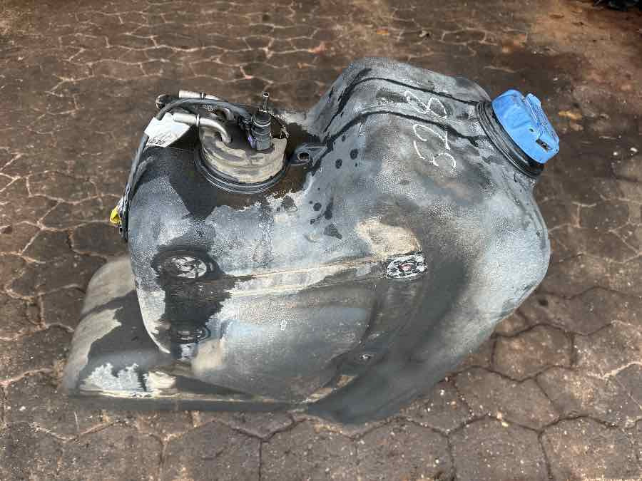 VOLVO ADBLUE TANK 24047642 - Σύστημα καυσίμου για Φορτηγό: φωτογραφία 2 VOLVO ADBLUE TANK 24047642 - Σύστημα καυσίμου για Φορτηγό: φωτογραφία 2
