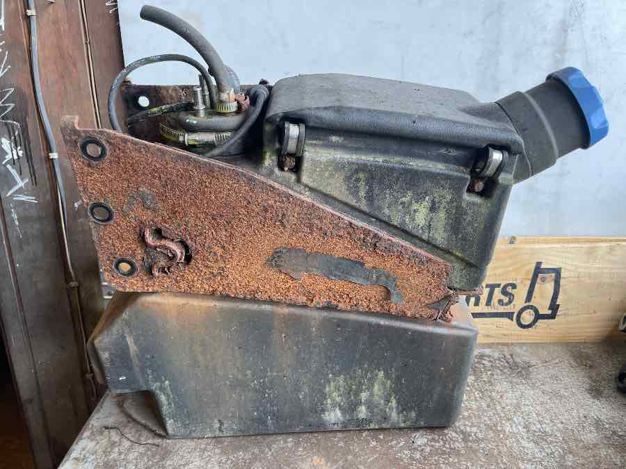 VOLVO ADBLUE TANK 82169309 - Σύστημα καυσίμου για Φορτηγό: φωτογραφία 2 VOLVO ADBLUE TANK 82169309 - Σύστημα καυσίμου για Φορτηγό: φωτογραφία 2