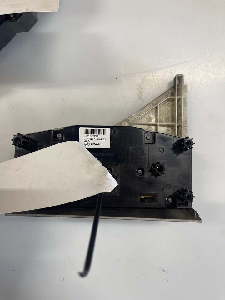 VOLVO HEAT ECU 22130999 - Ταμπλό αυτοκινήτου για Φορτηγό: φωτογραφία 1 VOLVO HEAT ECU 22130999 - Ταμπλό αυτοκινήτου για Φορτηγό: φωτογραφία 1