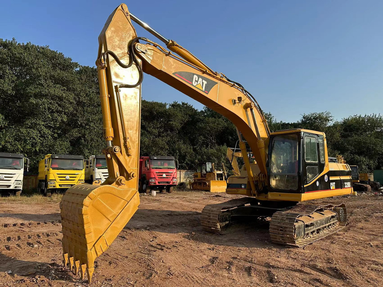 CAT 320B excavator - Ερπυστριοφόρος εκσκαφέας: φωτογραφία 4 CAT 320B excavator - Ερπυστριοφόρος εκσκαφέας: φωτογραφία 4