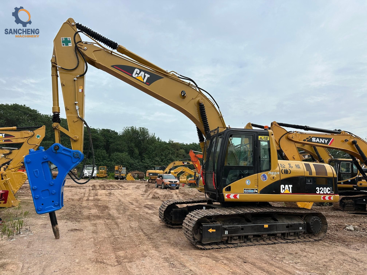 CAT 320CL with hammer - Ερπυστριοφόρος εκσκαφέας: φωτογραφία 1 CAT 320CL with hammer - Ερπυστριοφόρος εκσκαφέας: φωτογραφία 1