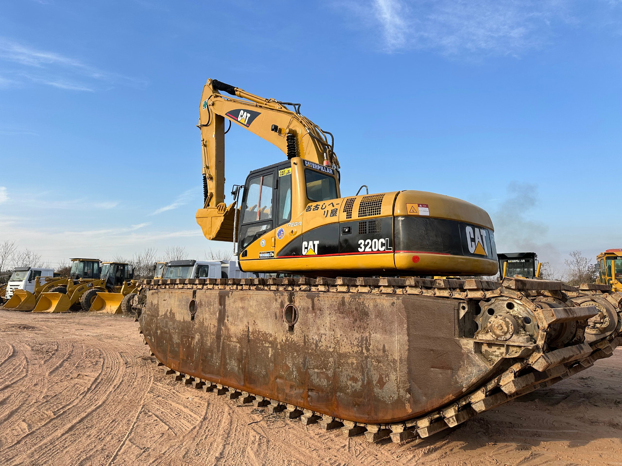 CAT 320CL - Πλωτός εκσκαφέας: φωτογραφία 1 CAT 320CL - Πλωτός εκσκαφέας: φωτογραφία 1