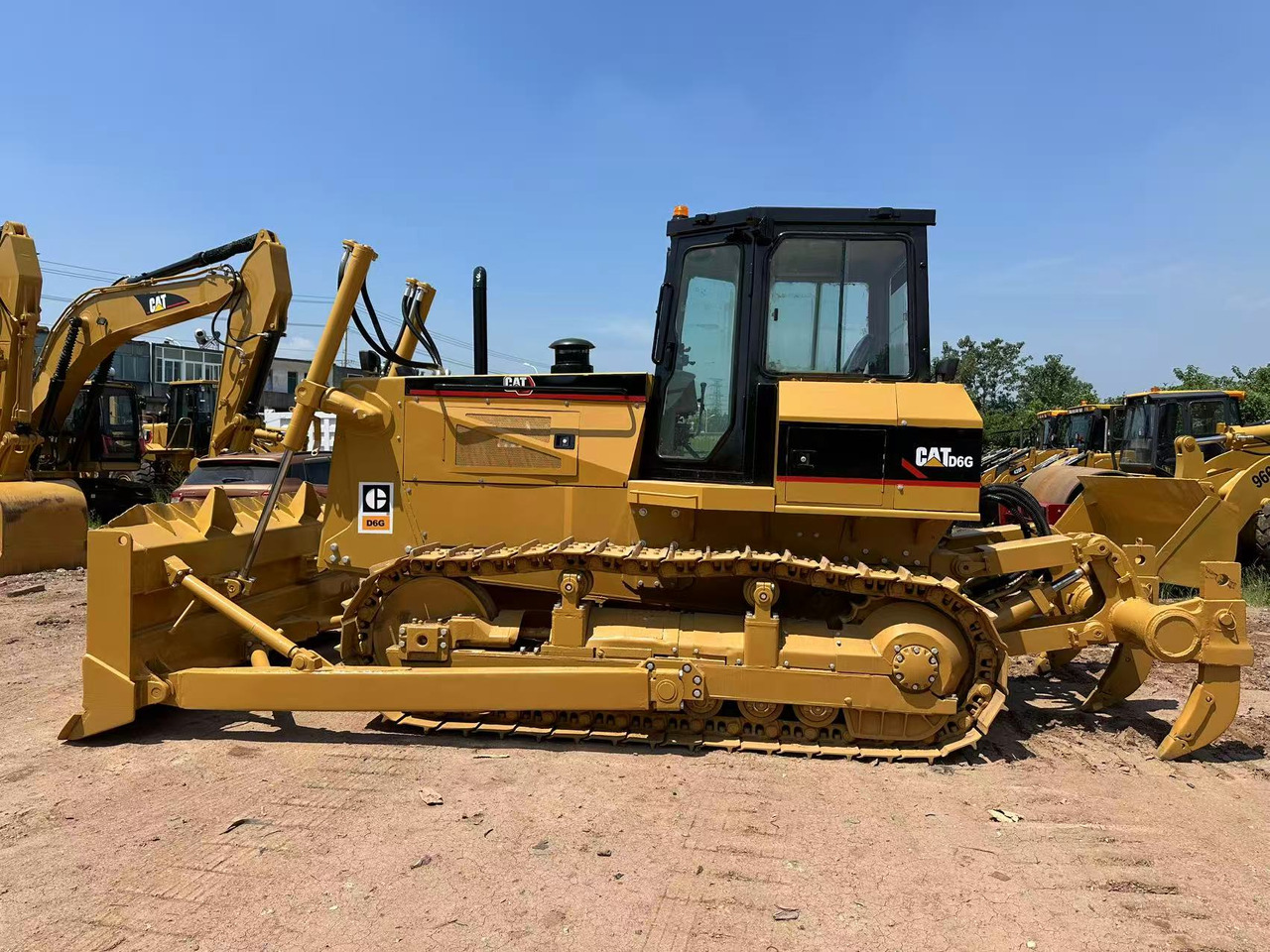 CAT D6G - Μπουλντόζα: φωτογραφία 3 CAT D6G - Μπουλντόζα: φωτογραφία 3